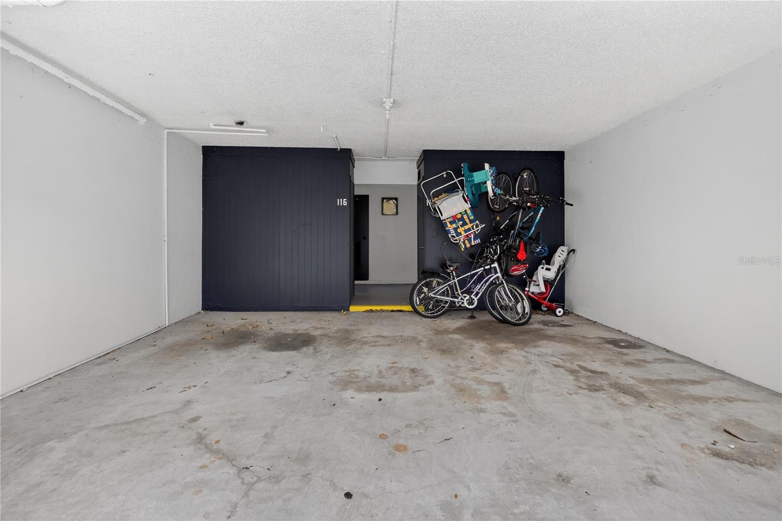 Image 47 of 54 For 1146 King Arthur Court 110