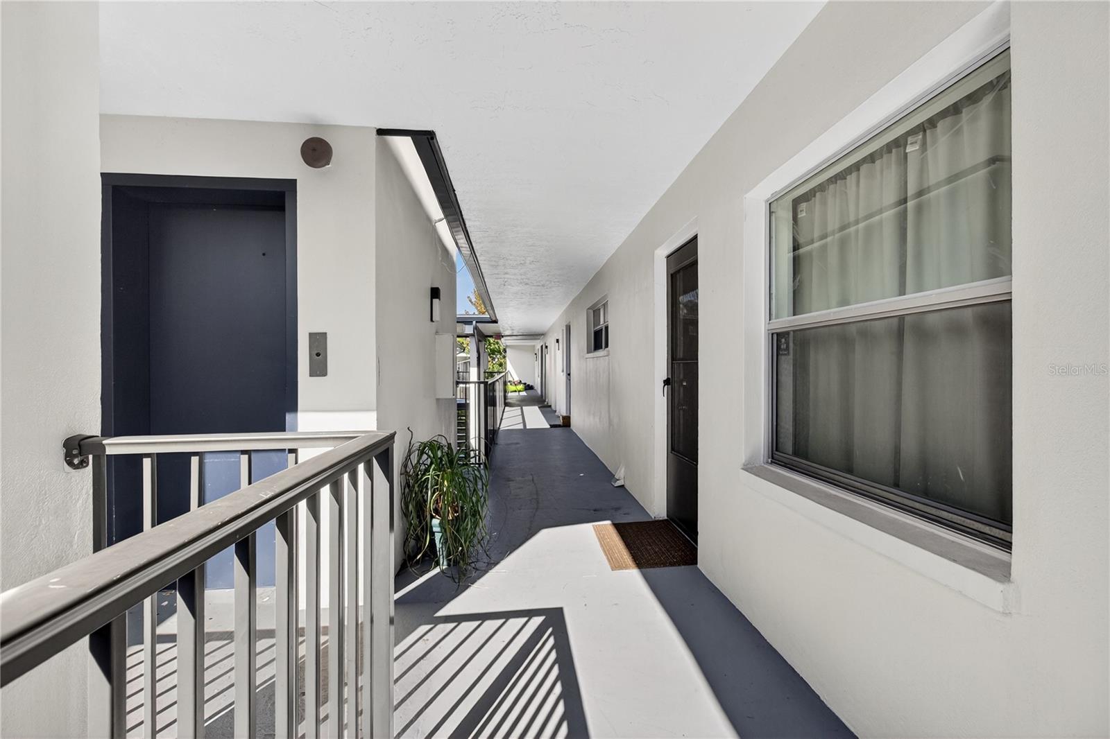 Image 5 of 54 For 1146 King Arthur Court 110