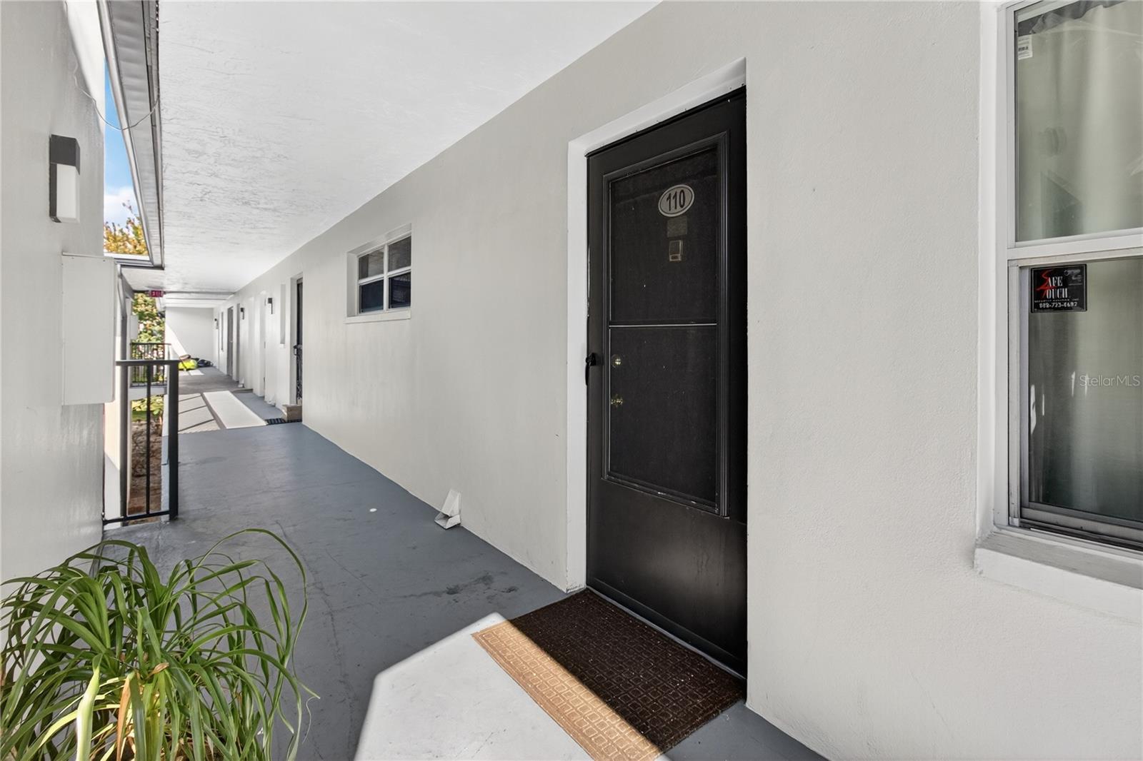 Image 6 of 54 For 1146 King Arthur Court 110