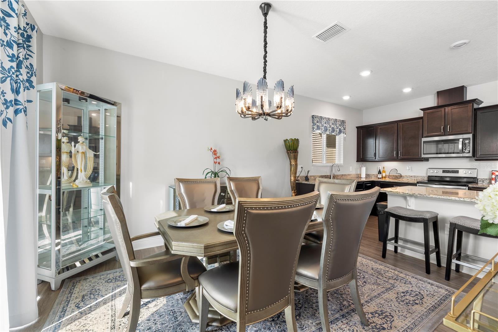 Image 15 of 49 For 8048 Artisan Circle