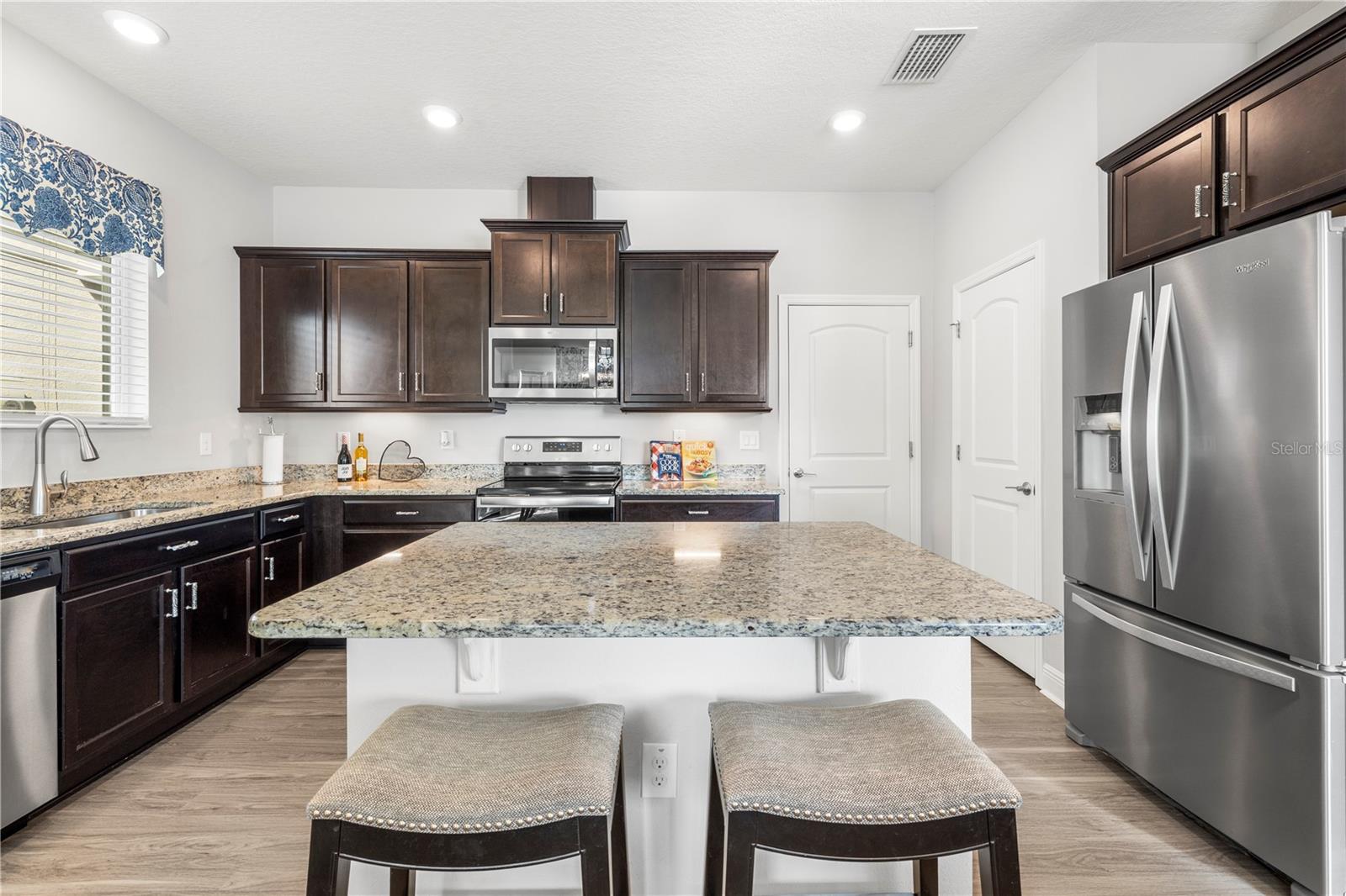 Image 19 of 49 For 8048 Artisan Circle