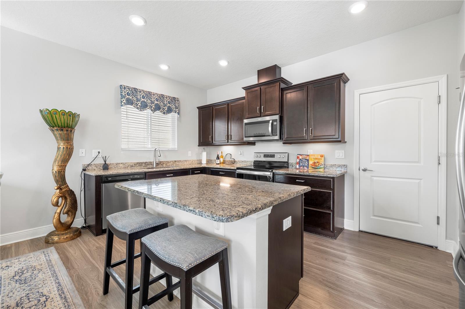 Image 20 of 49 For 8048 Artisan Circle