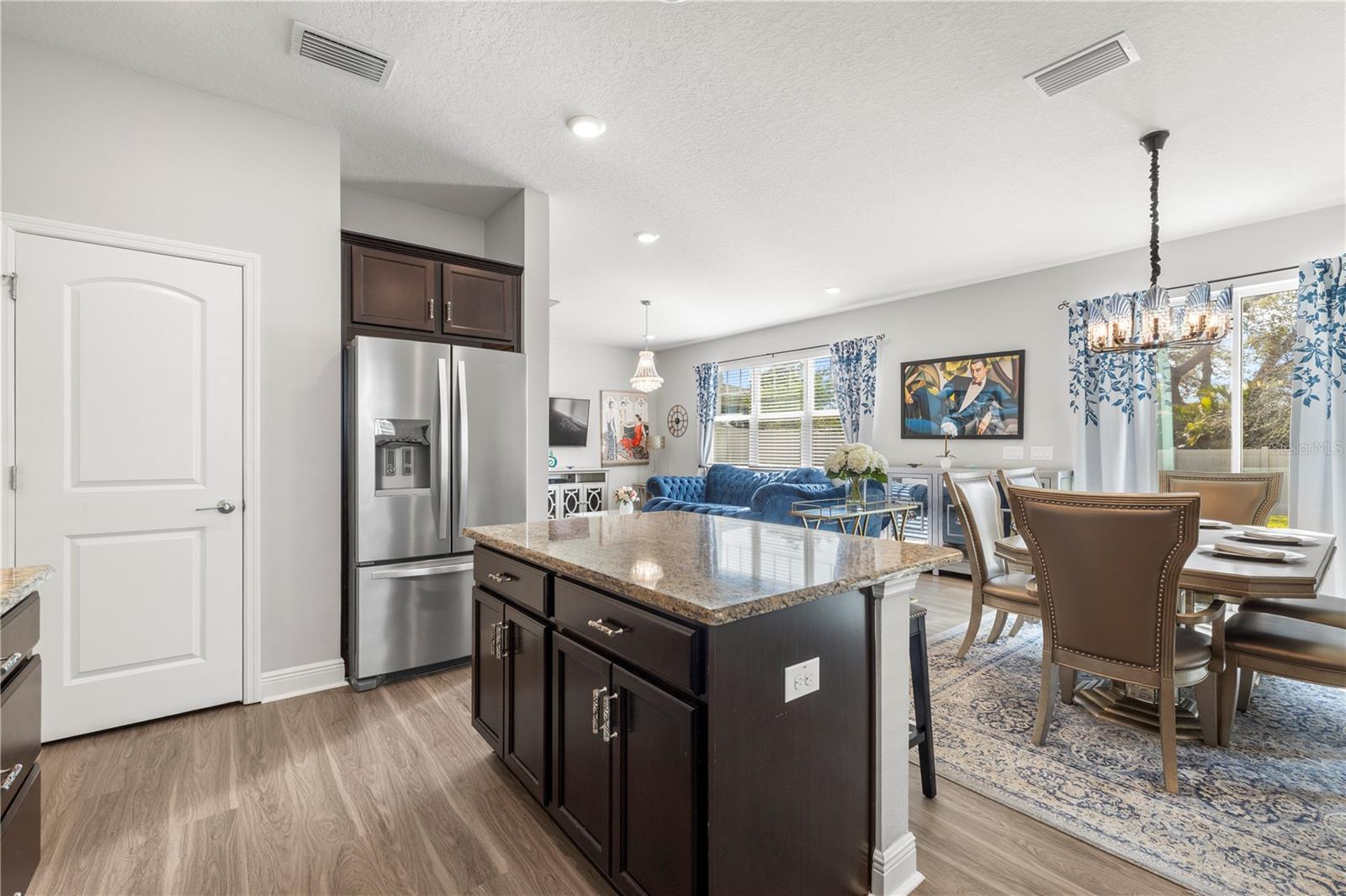 Image 24 of 49 For 8048 Artisan Circle