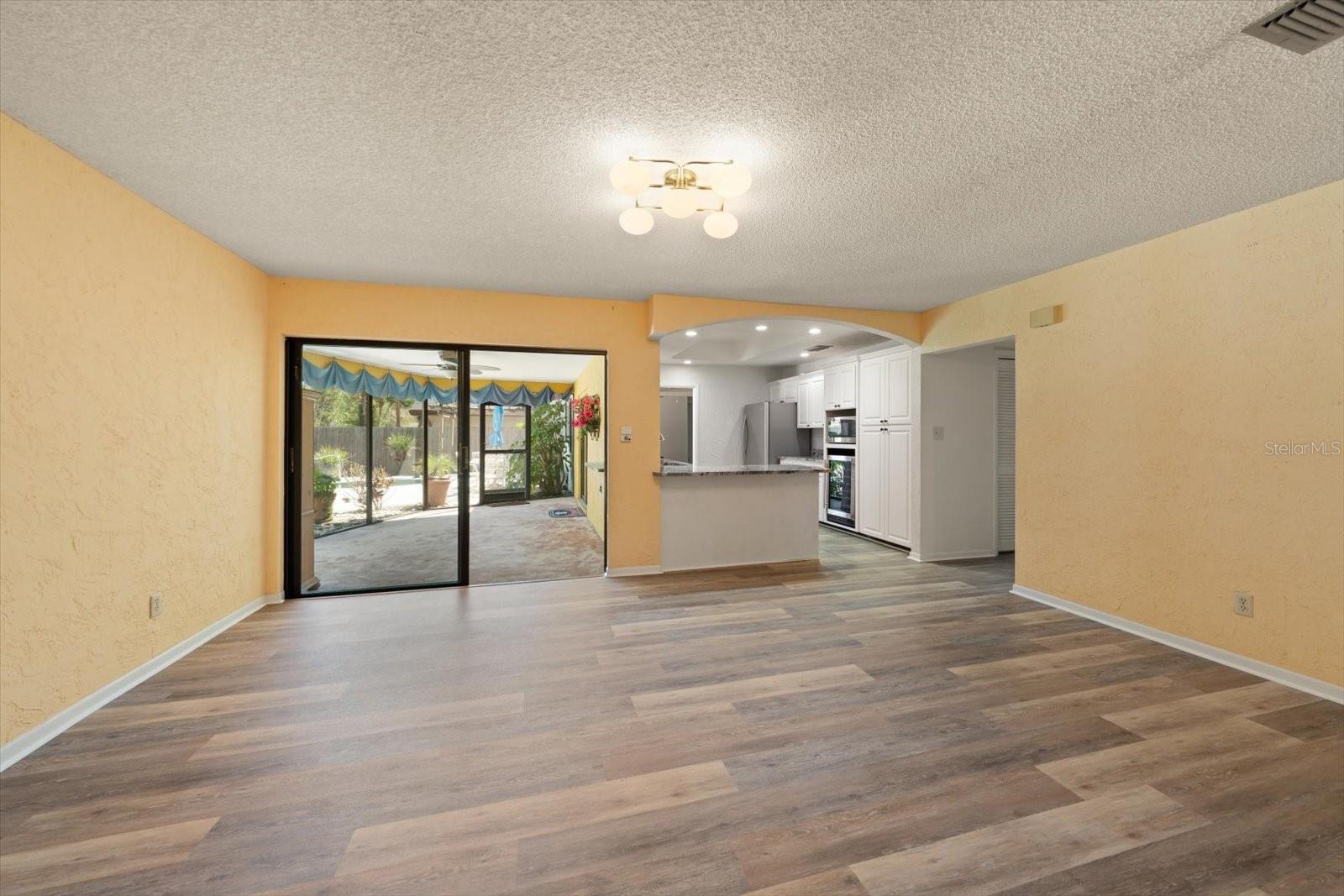 Image 15 of 31 For 1221 Magdalene Grove Avenue