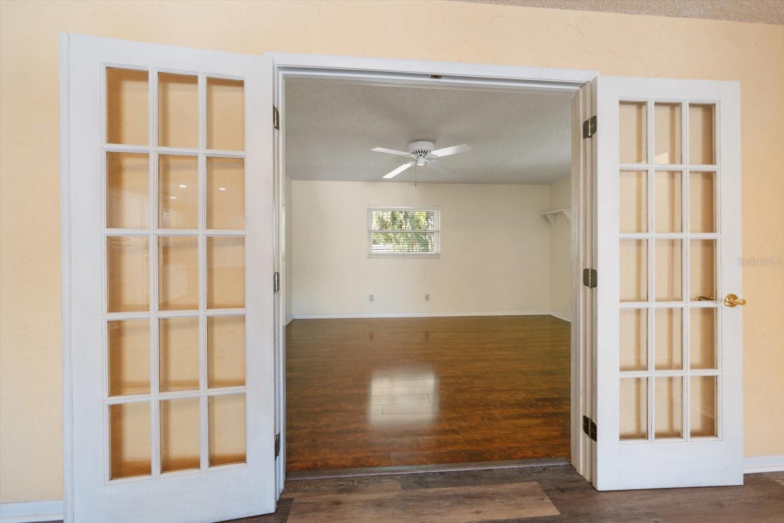 Image 17 of 31 For 1221 Magdalene Grove Avenue