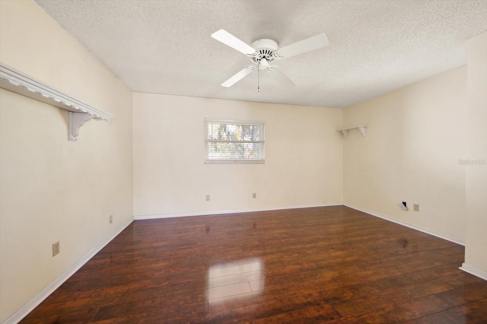 Image 18 of 31 For 1221 Magdalene Grove Avenue