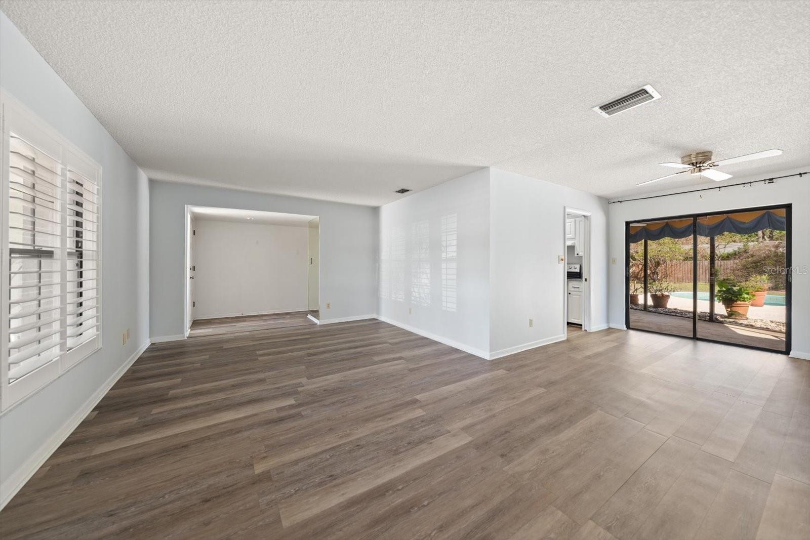 Image 9 of 31 For 1221 Magdalene Grove Avenue