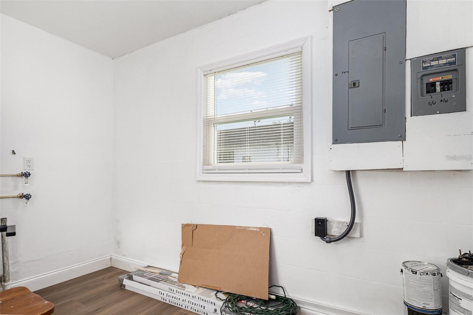 Image 12 of 14 For 639 Williams Street