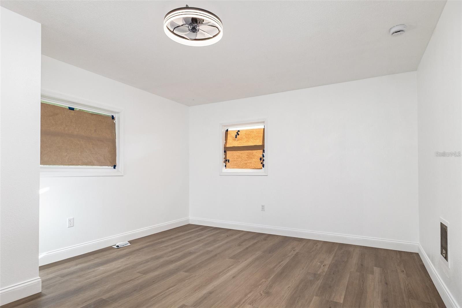 Image 7 of 14 For 639 Williams Street