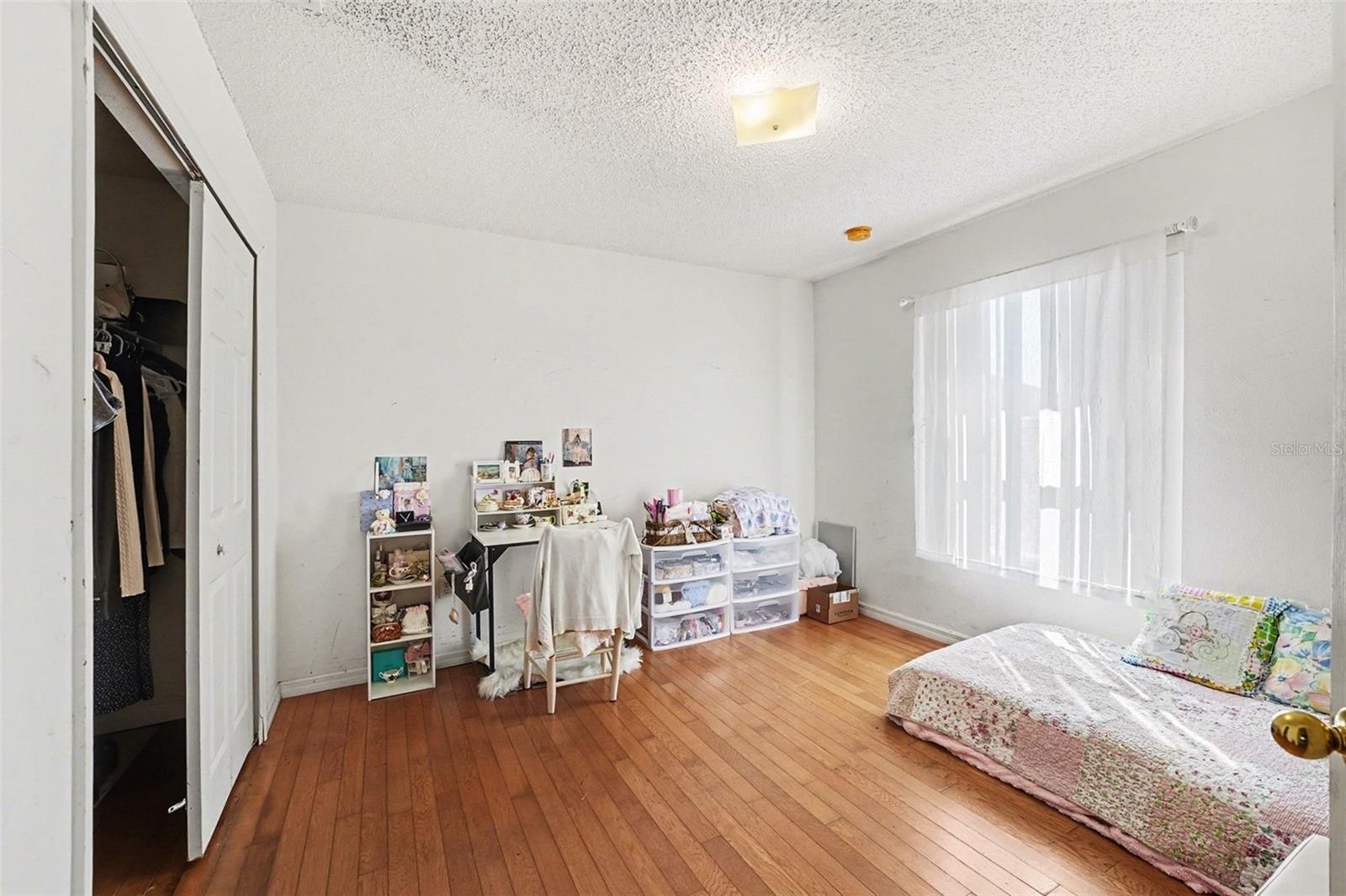 Image 20 of 26 For 208 Cimarron Drive