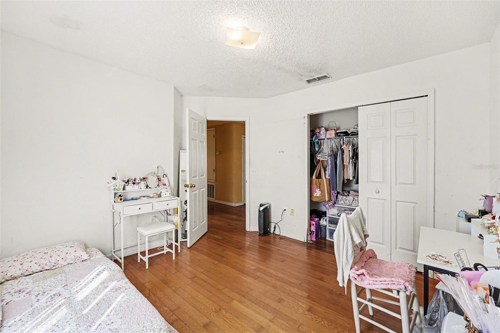 Image 21 of 26 For 208 Cimarron Drive