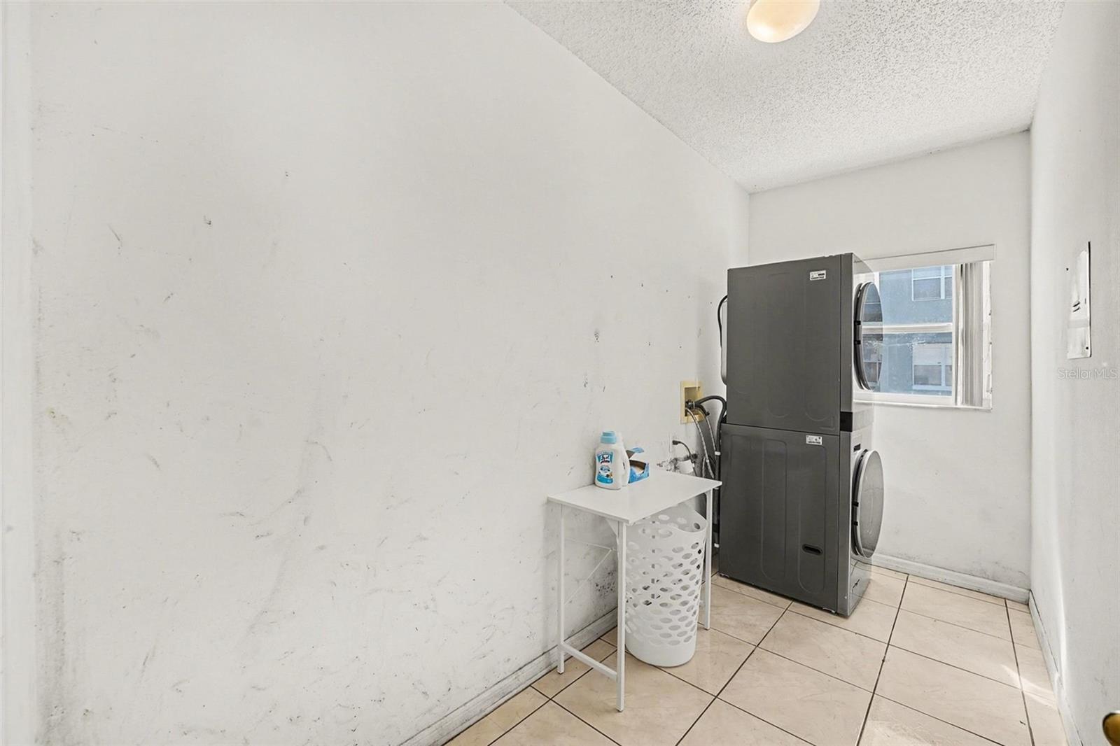 Image 23 of 26 For 208 Cimarron Drive