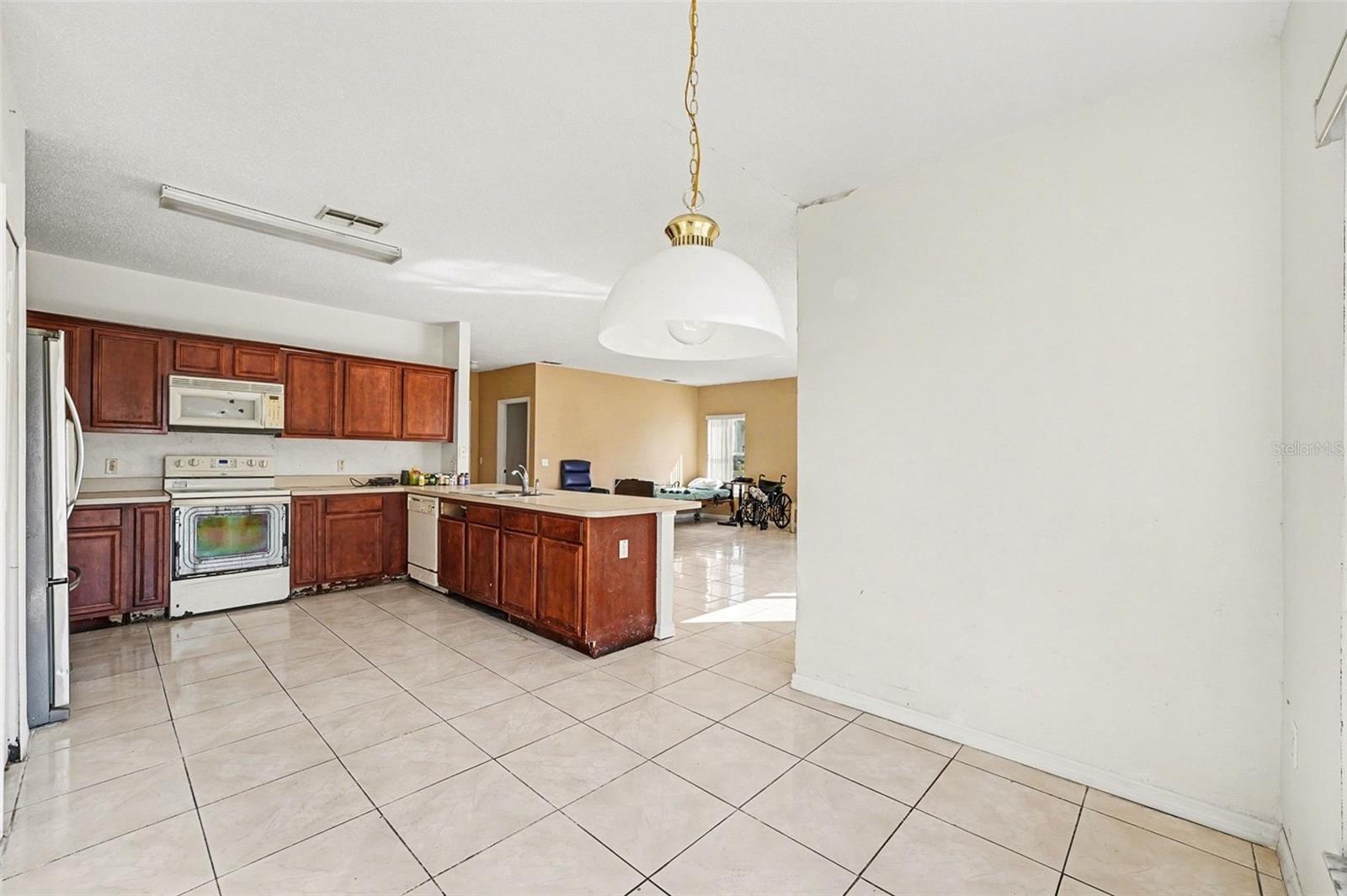 Image 5 of 26 For 208 Cimarron Drive