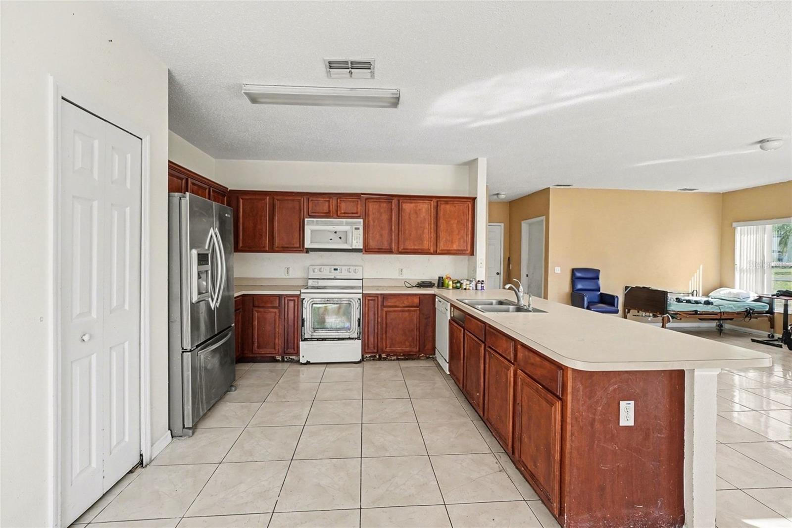 Image 6 of 26 For 208 Cimarron Drive