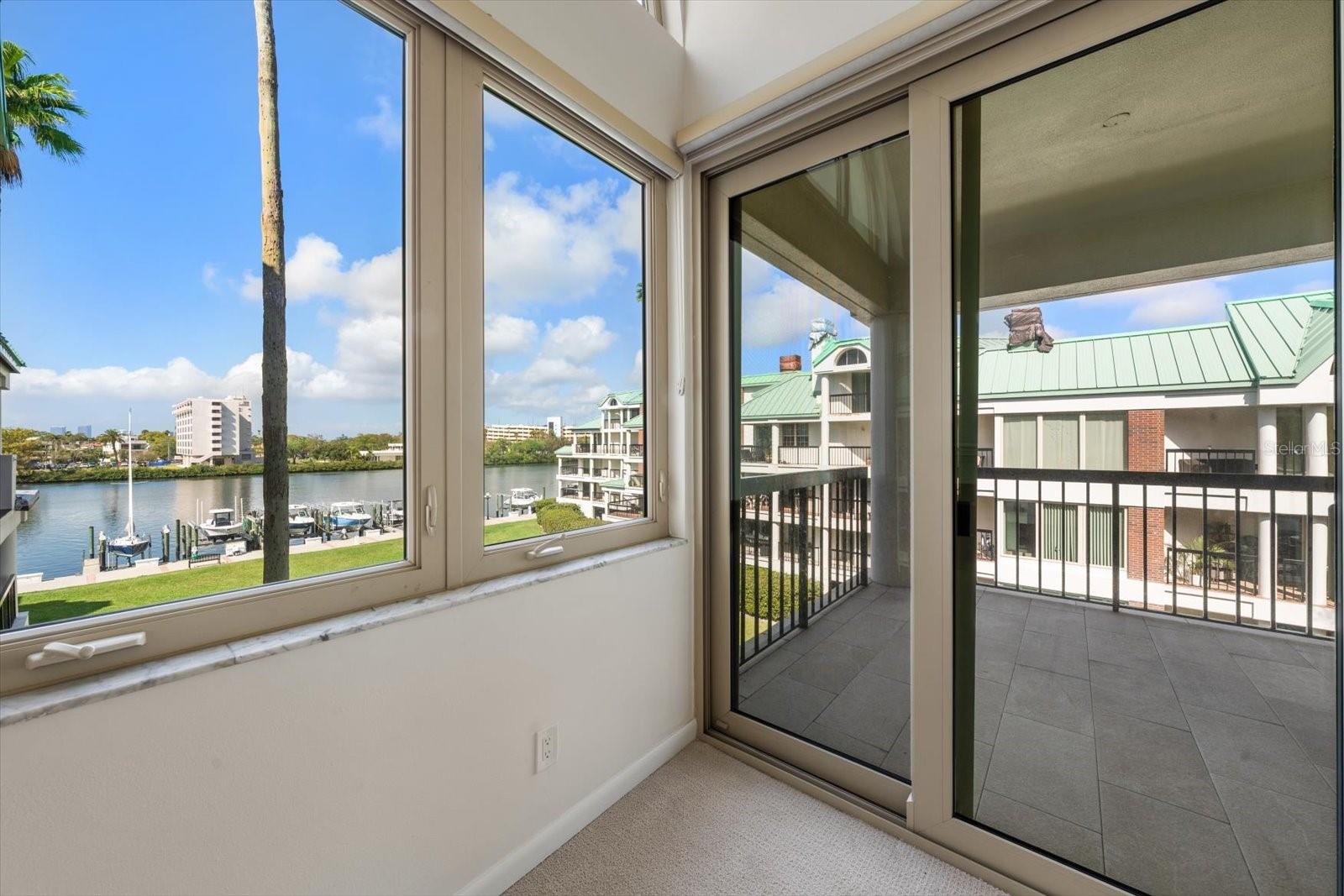 Image 11 of 62 For 947 Seddon Cove Way 947