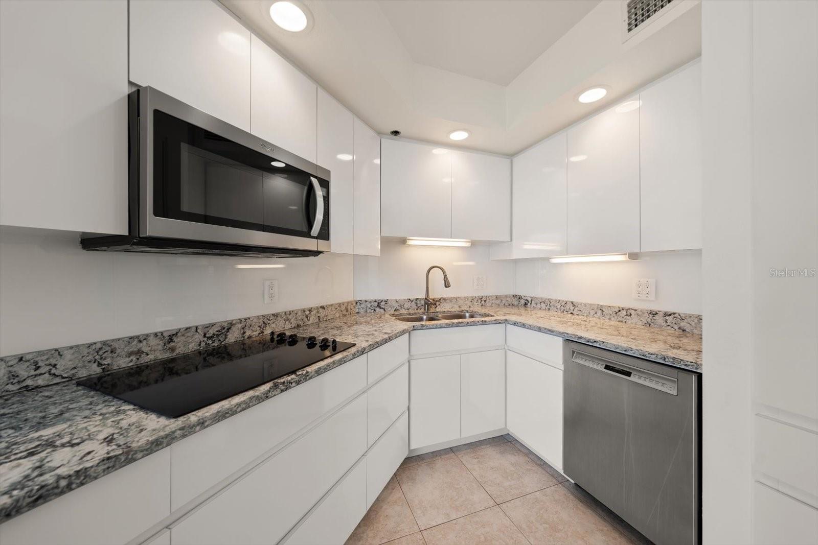 Image 18 of 62 For 947 Seddon Cove Way 947