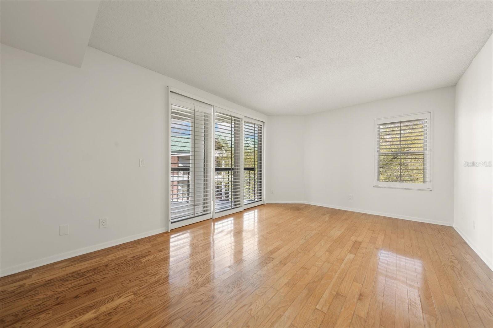 Image 22 of 62 For 947 Seddon Cove Way 947