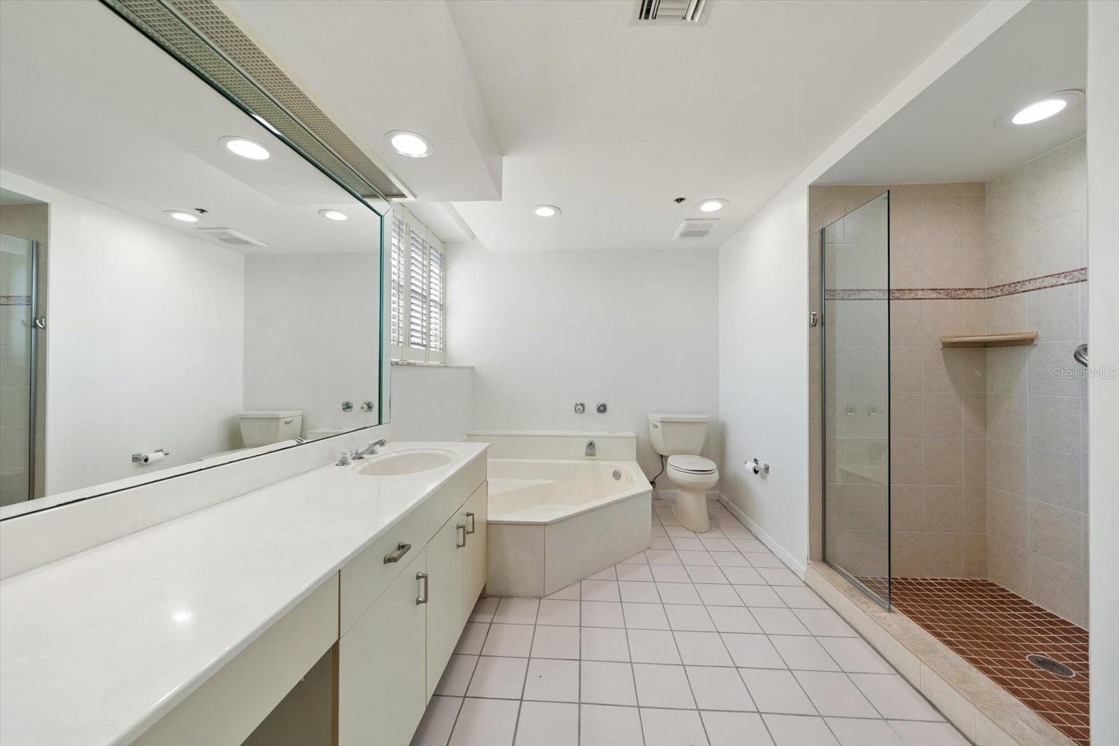 Image 26 of 62 For 947 Seddon Cove Way 947