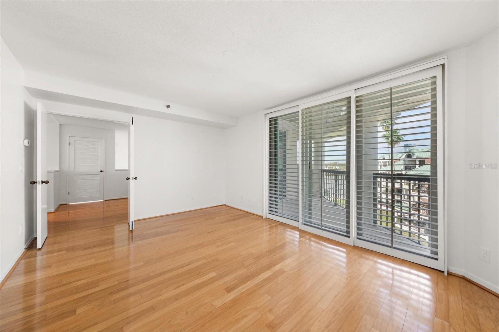 Image 29 of 62 For 947 Seddon Cove Way 947