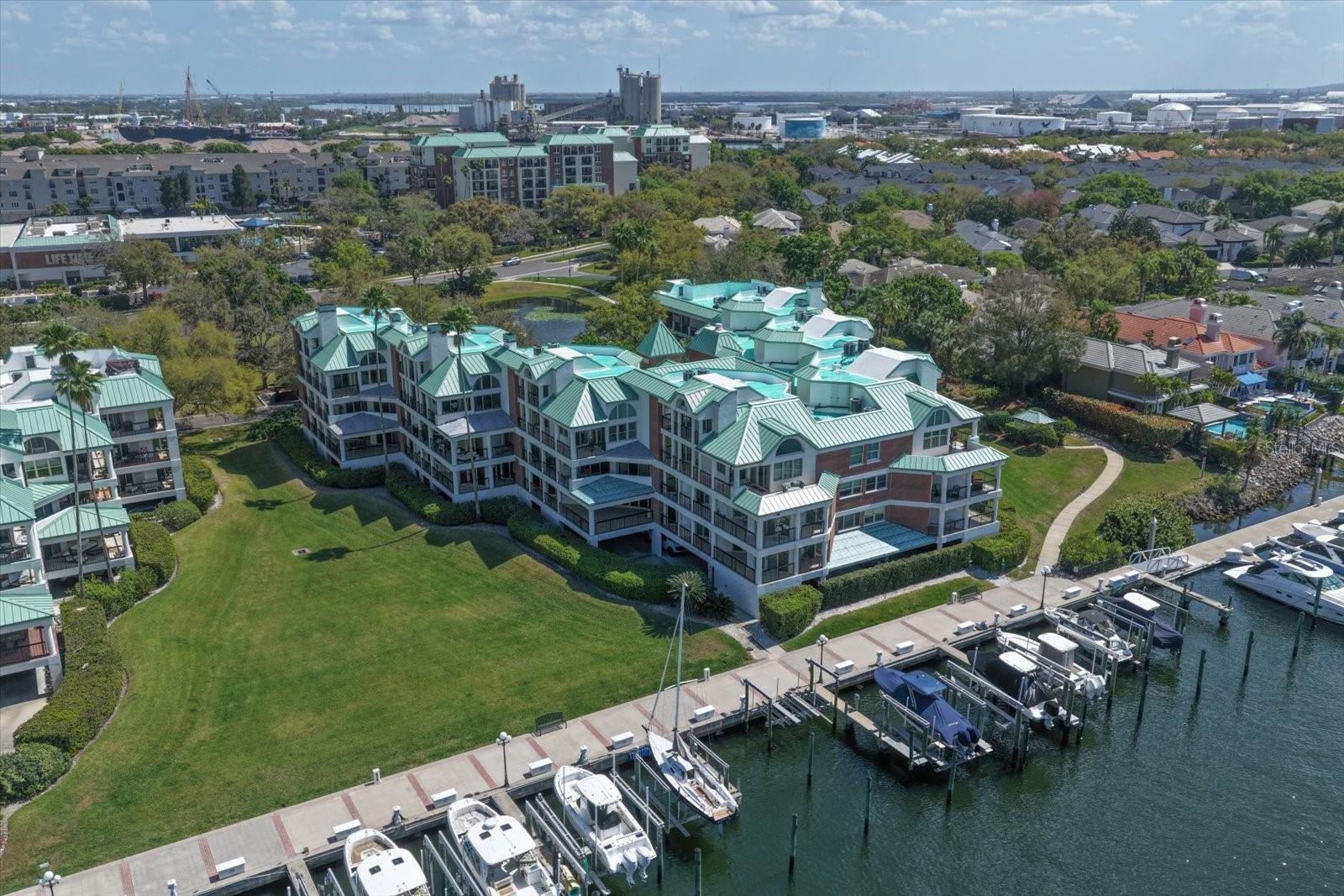 Image 3 of 62 For 947 Seddon Cove Way 947