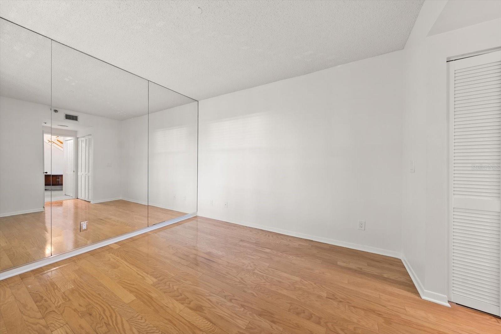 Image 32 of 62 For 947 Seddon Cove Way 947