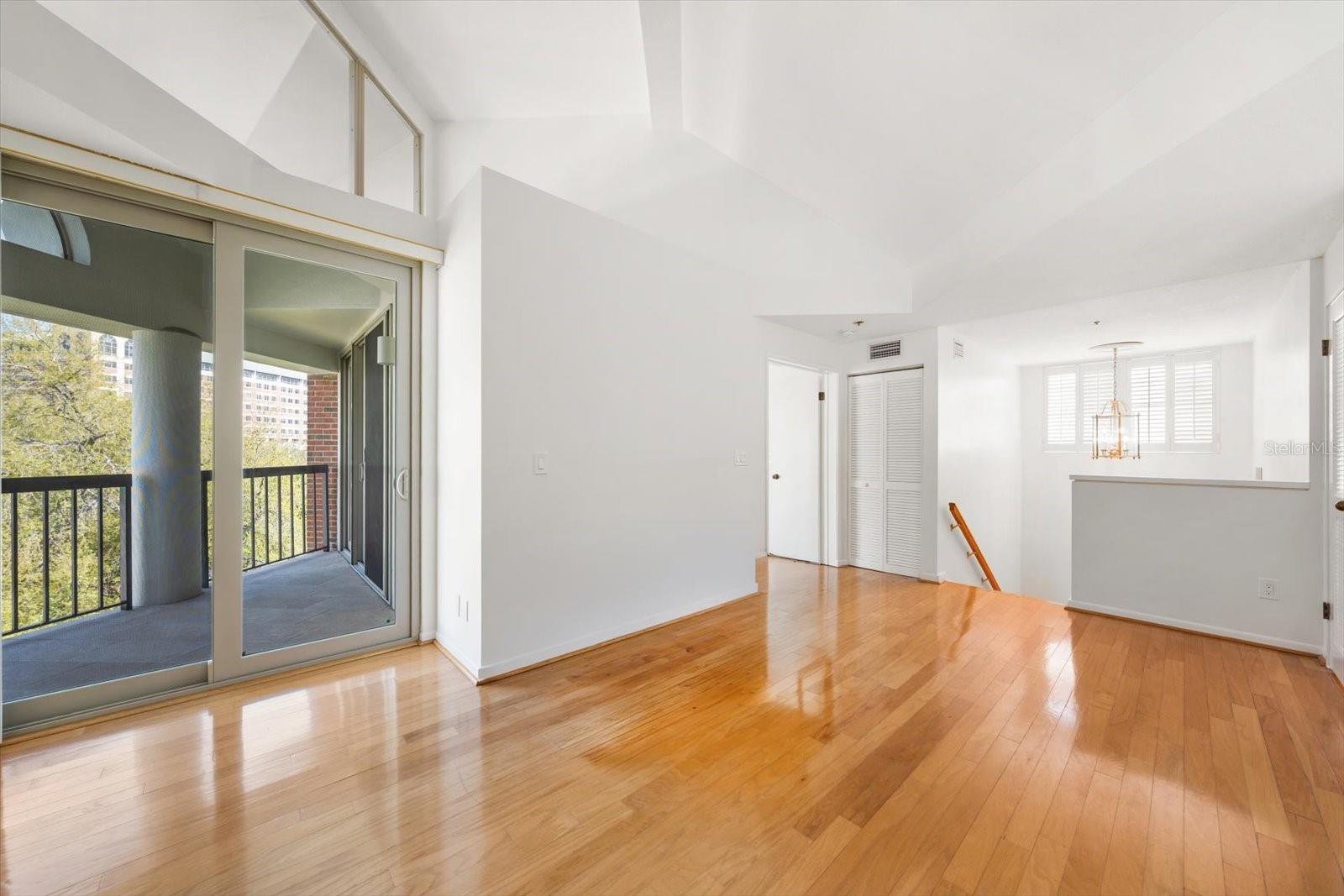 Image 36 of 62 For 947 Seddon Cove Way 947