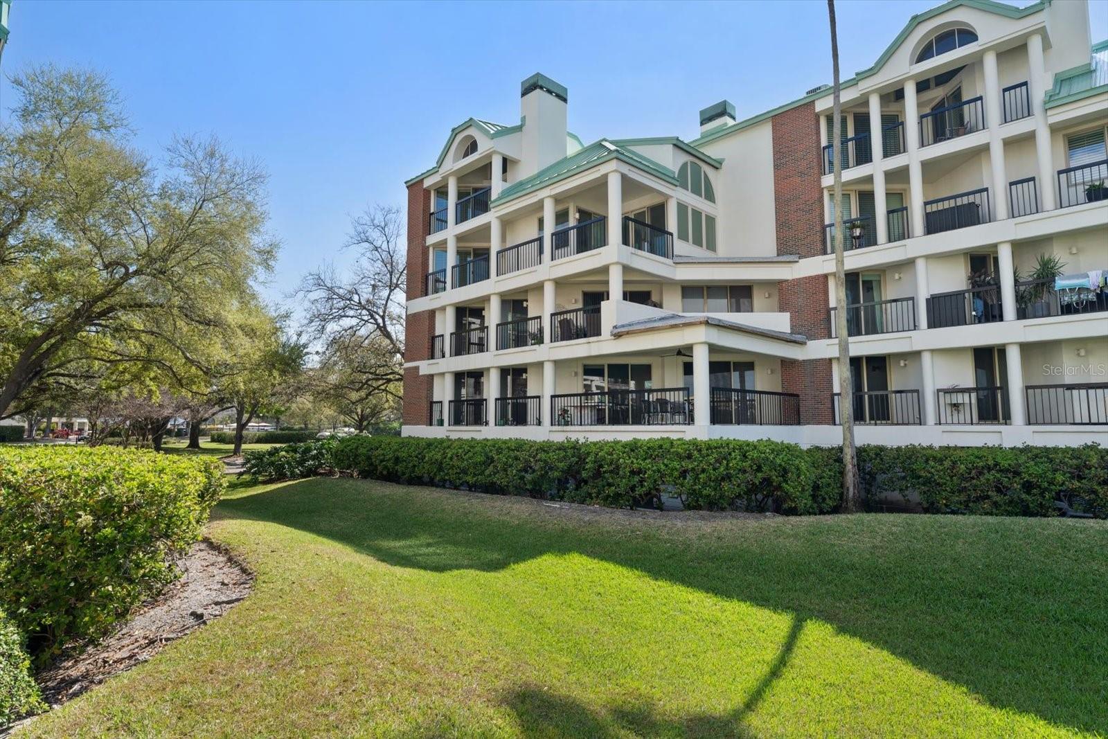 Image 46 of 62 For 947 Seddon Cove Way 947