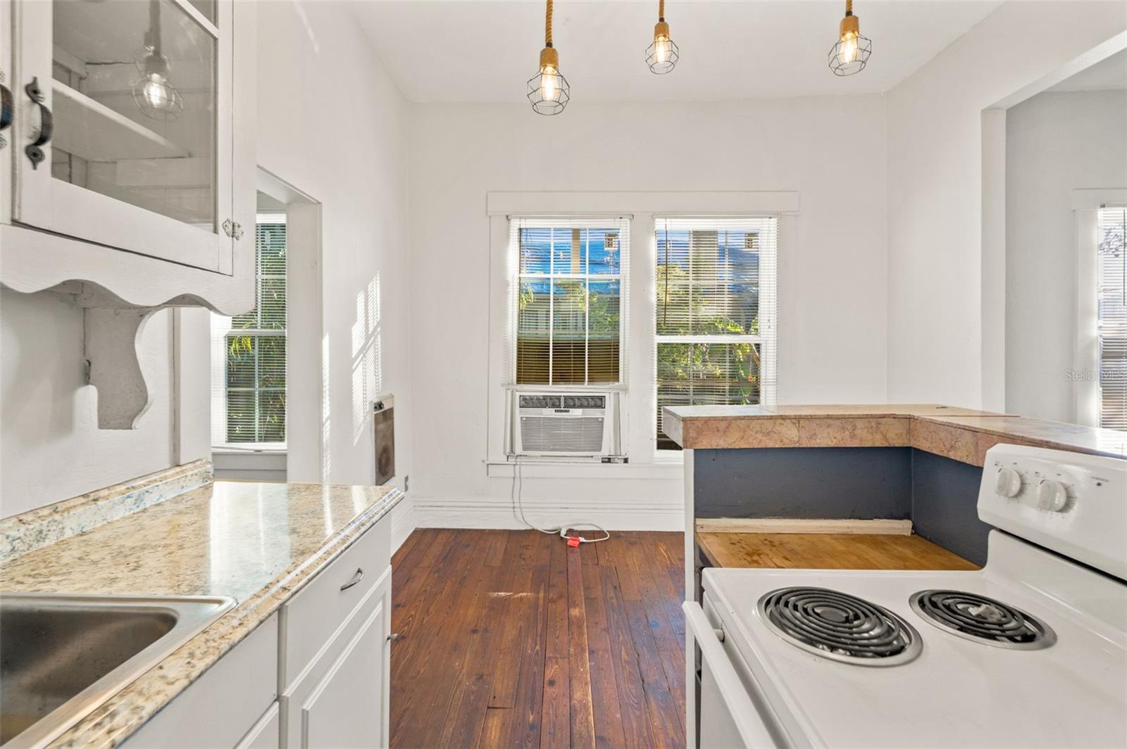 Image 12 of 38 For 501 Floribraska Avenue