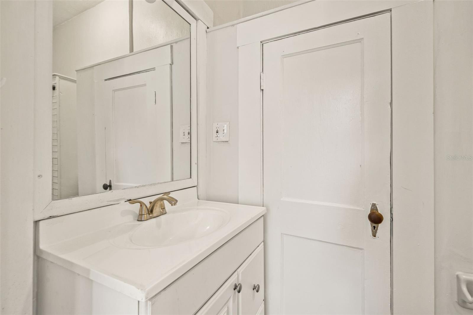 Image 13 of 38 For 501 Floribraska Avenue