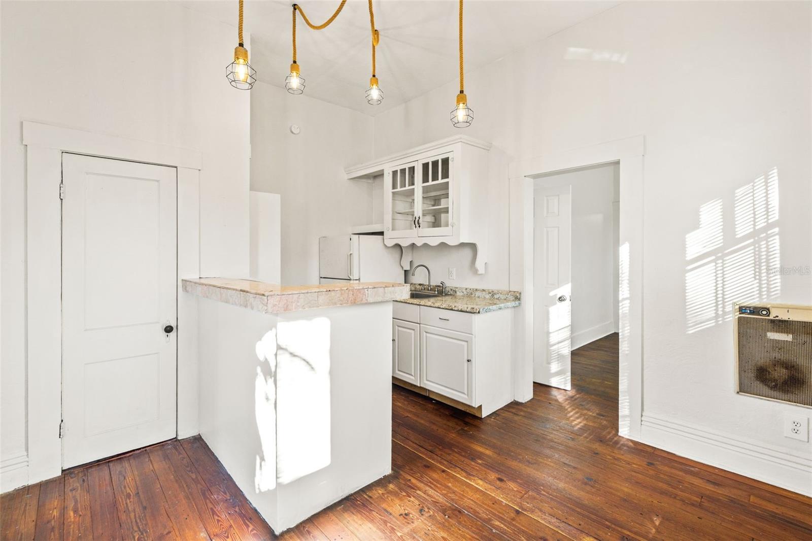 Image 9 of 38 For 501 Floribraska Avenue