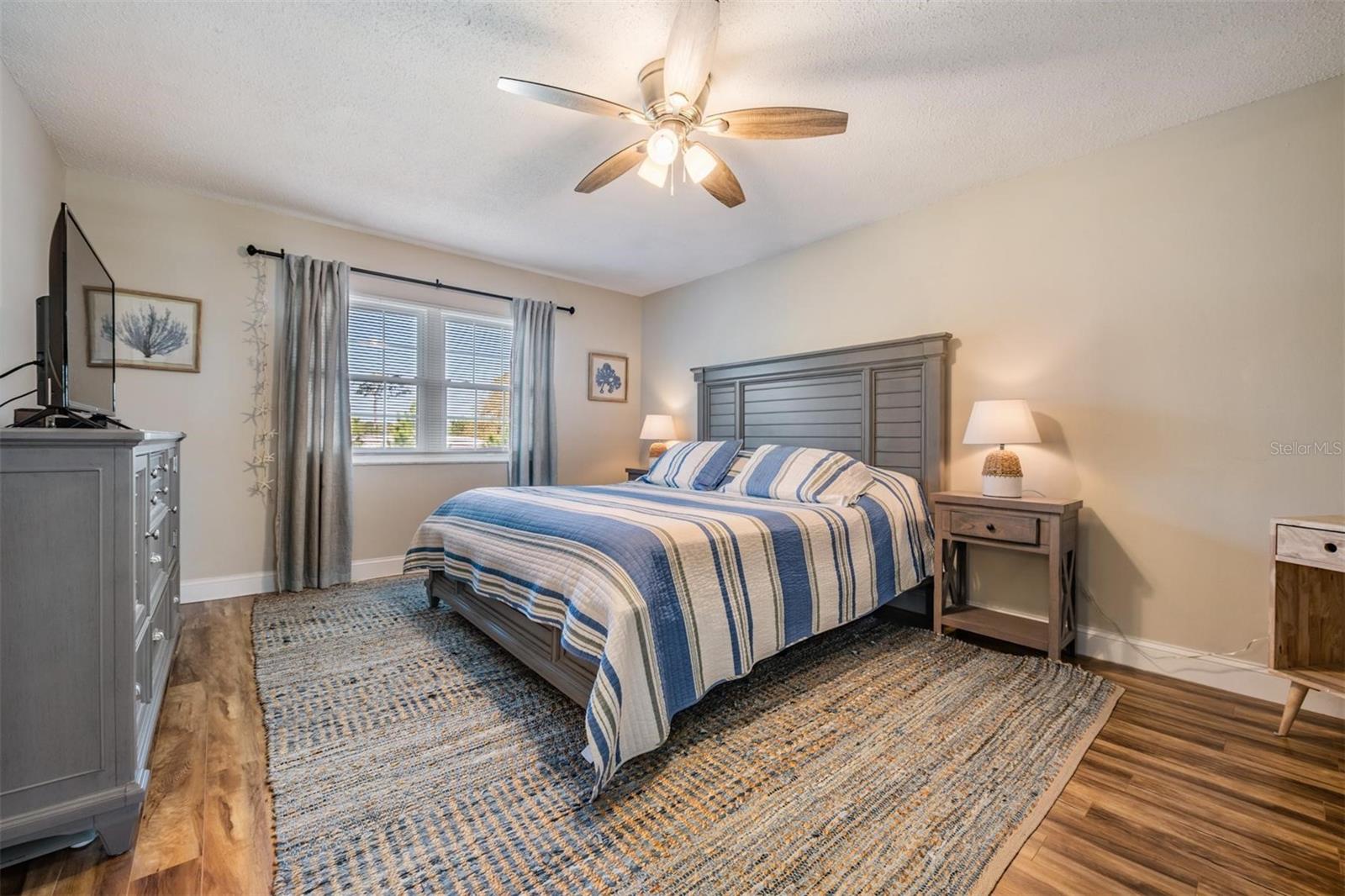 Image 17 of 32 For 1706 Belleair Forest Drive 220