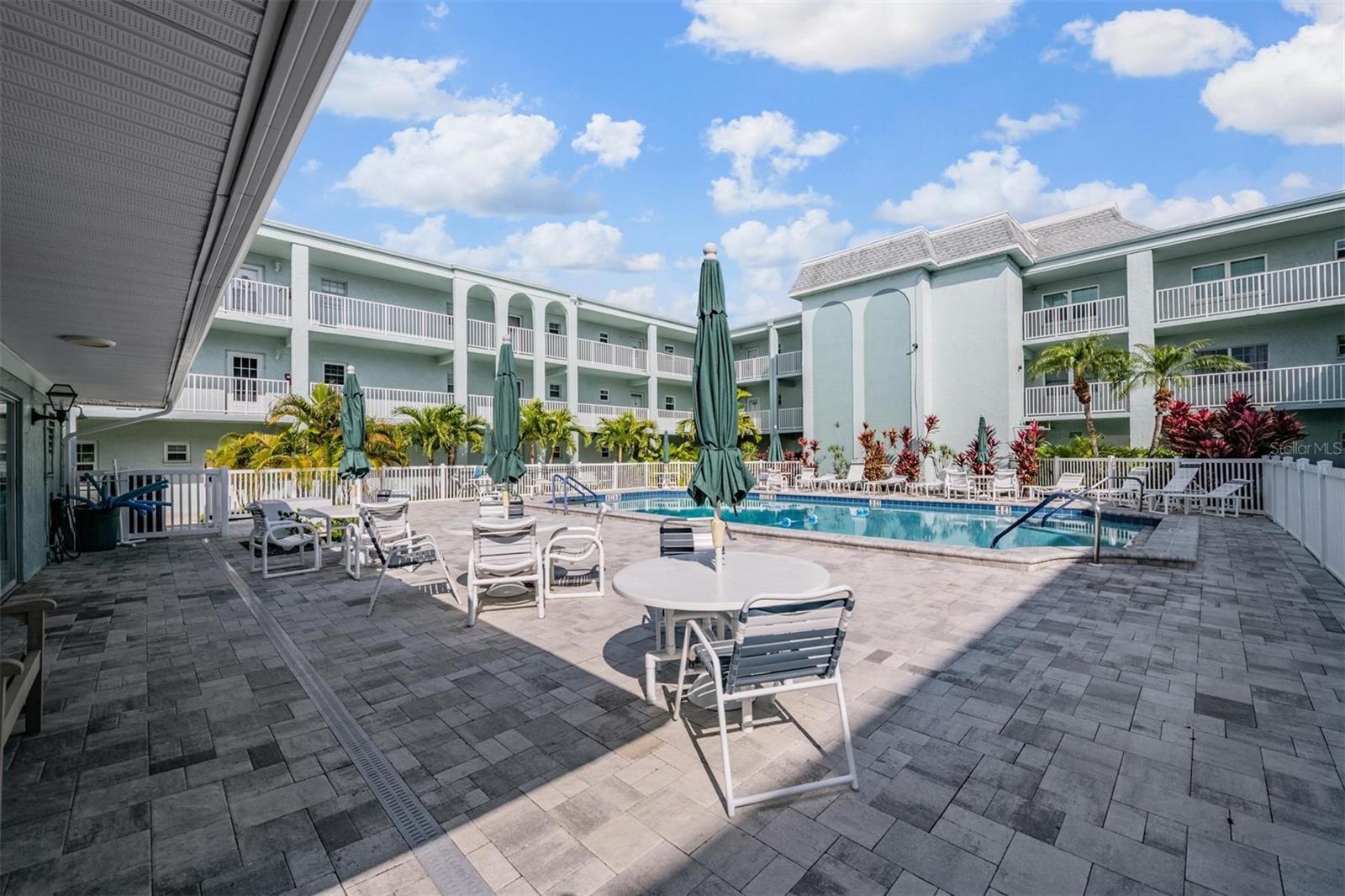 Image 27 of 32 For 1706 Belleair Forest Drive 220