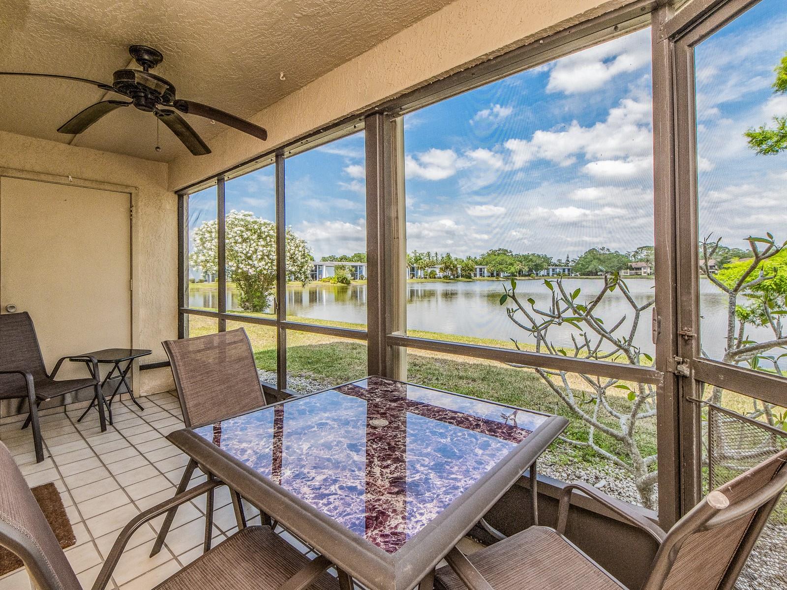 Listing photo id 16 for 303 Woodlake Wynde