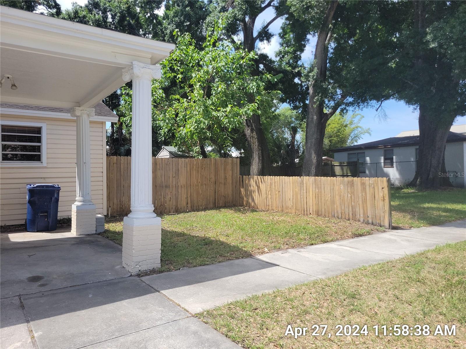 Image 3 of 12 For 2225 10th Avenue