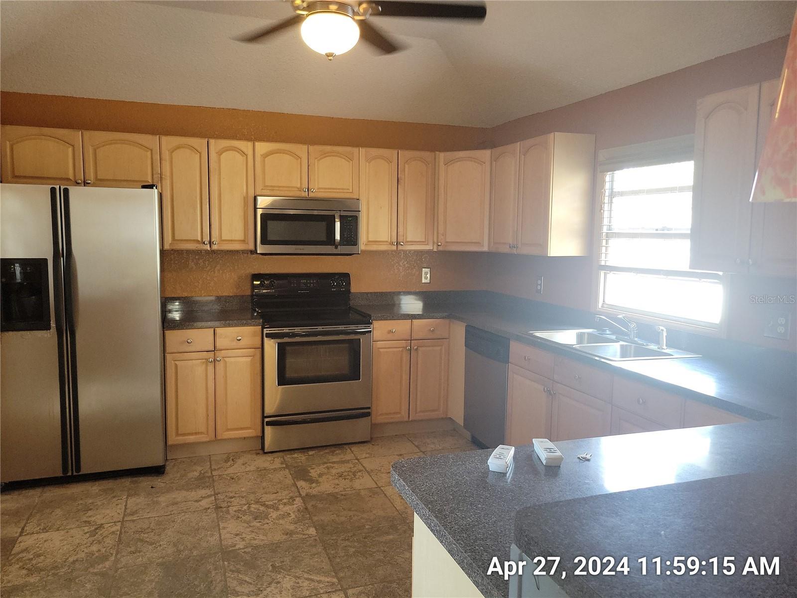 Image 4 of 12 For 2225 10th Avenue