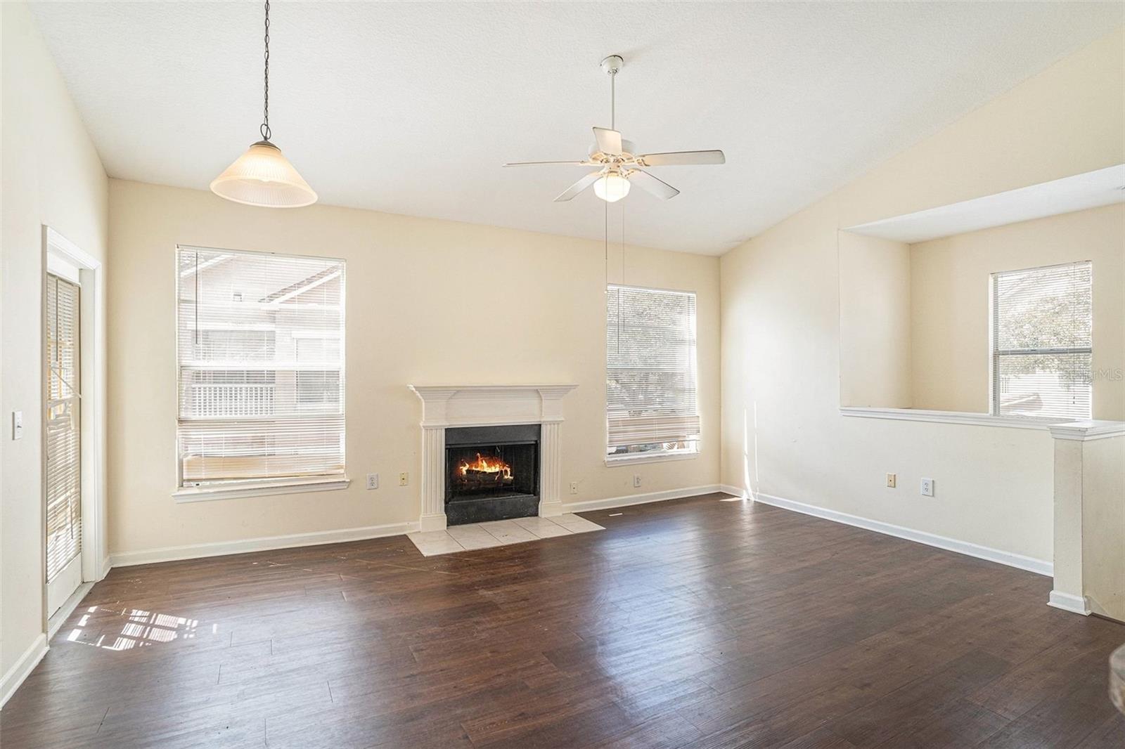 Image 7 of 29 For 10467 Villa View Circle 10467