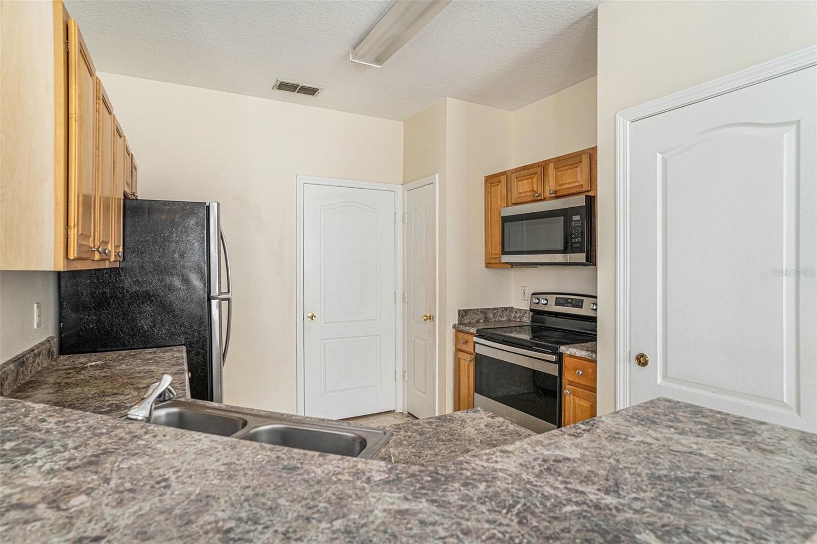 Image 8 of 29 For 10467 Villa View Circle 10467