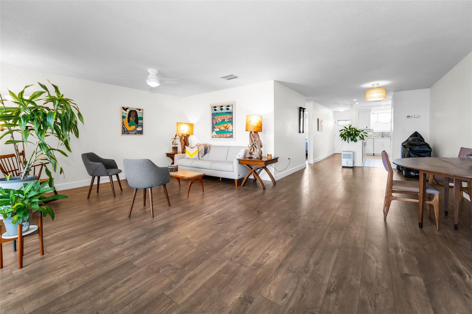 Image 15 of 77 For 5925 Shore Boulevard S 409