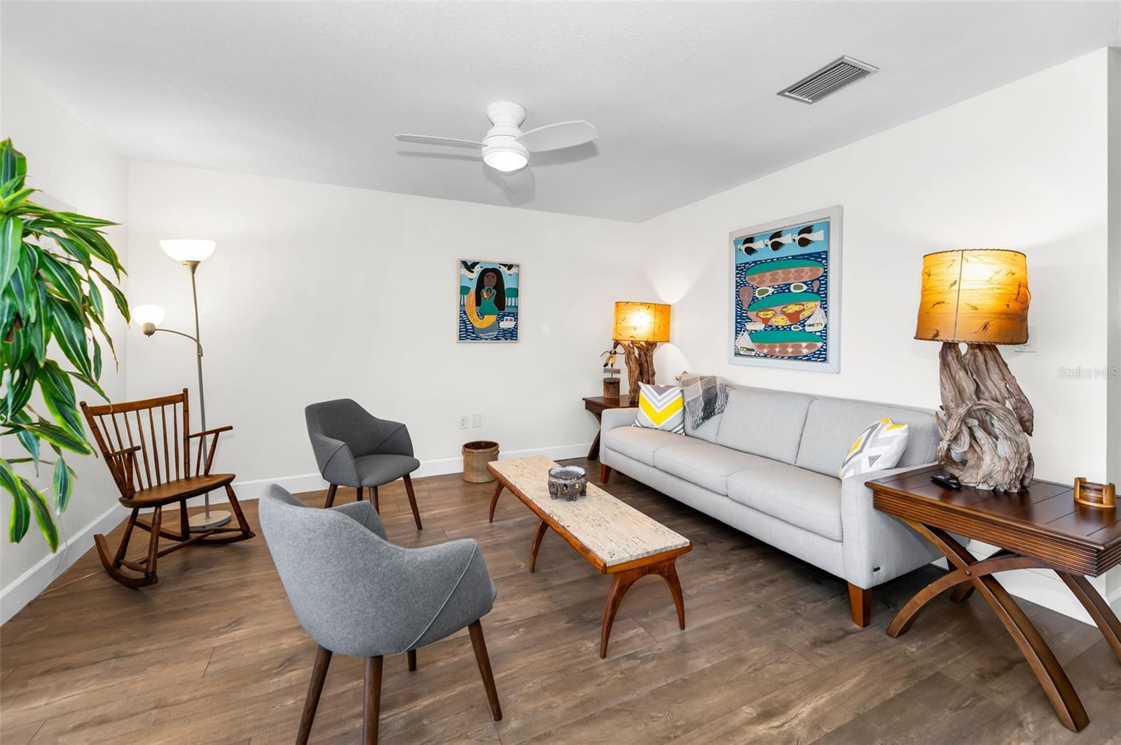 Image 16 of 77 For 5925 Shore Boulevard S 409