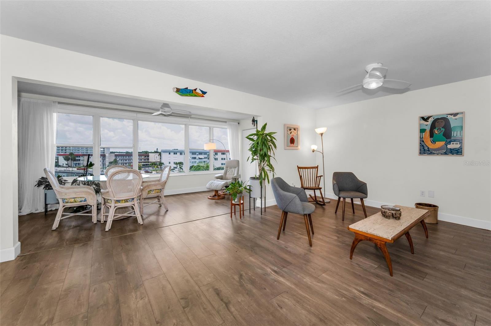 Image 17 of 77 For 5925 Shore Boulevard S 409