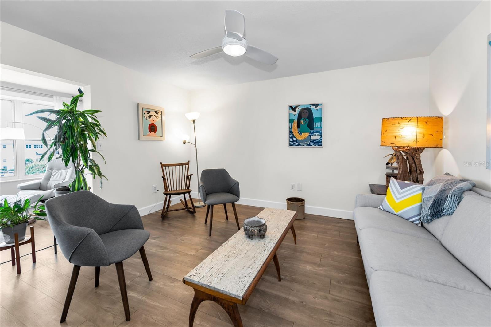 Image 18 of 77 For 5925 Shore Boulevard S 409