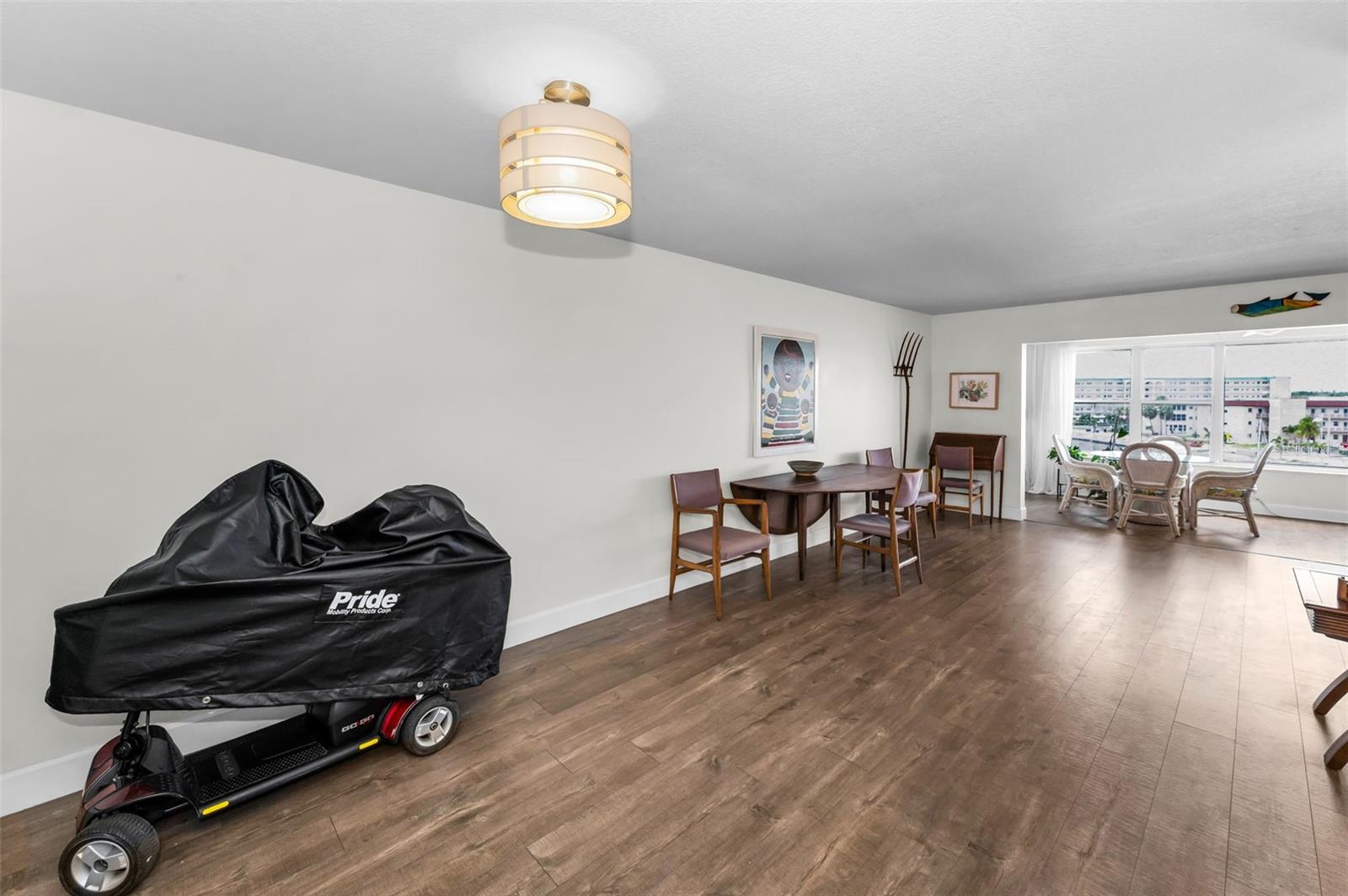 Image 22 of 77 For 5925 Shore Boulevard S 409