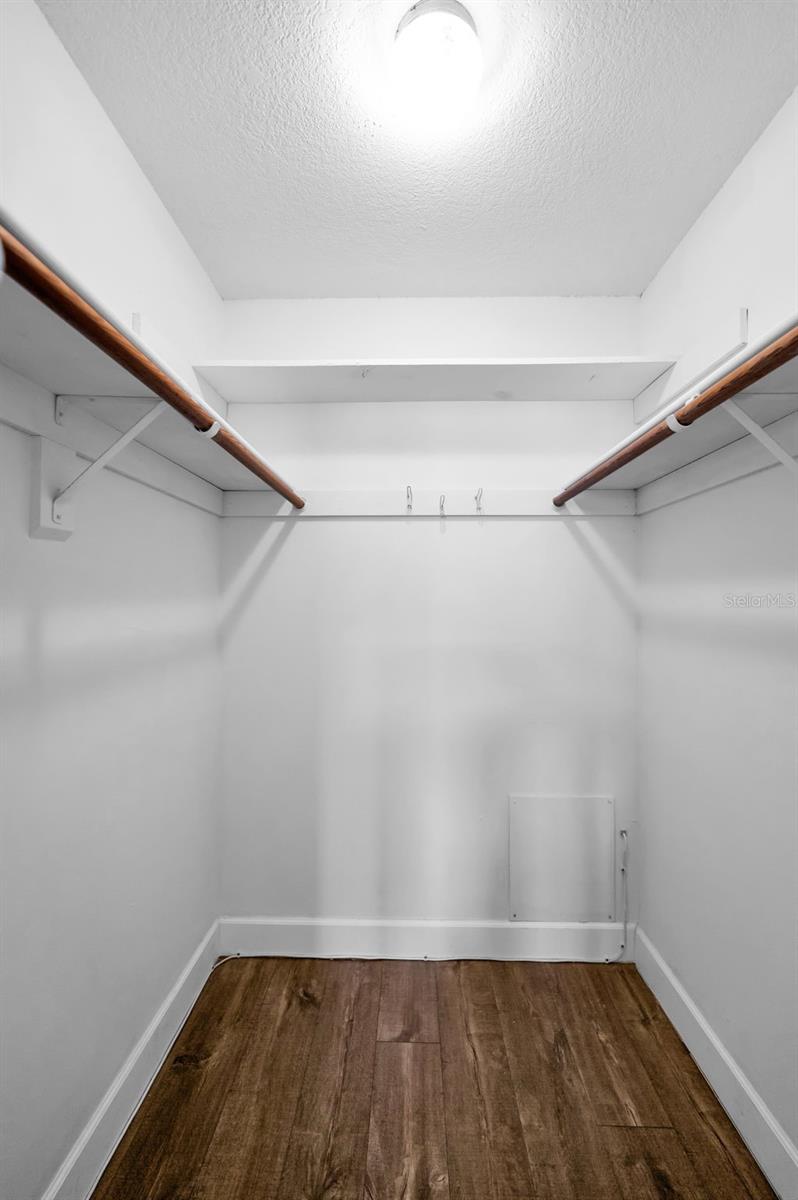 Image 26 of 77 For 5925 Shore Boulevard S 409