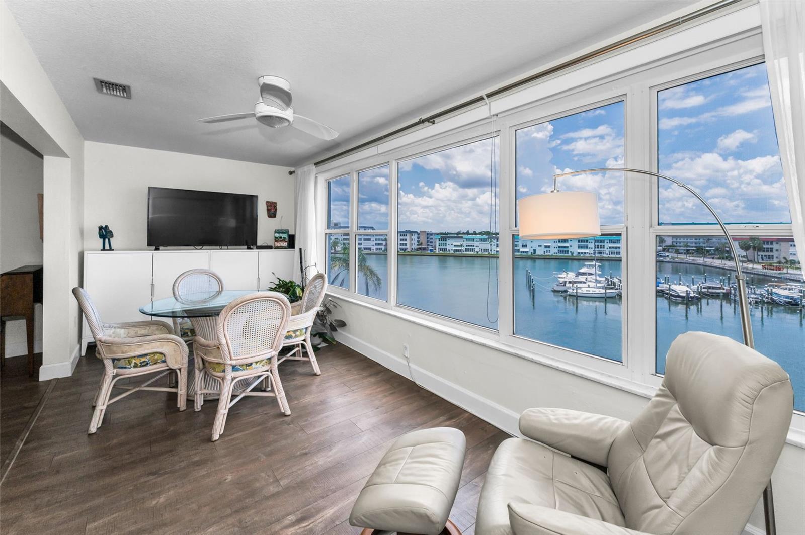 Image 30 of 77 For 5925 Shore Boulevard S 409