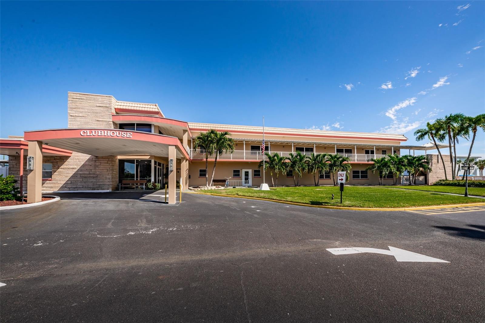 Image 45 of 77 For 5925 Shore Boulevard S 409