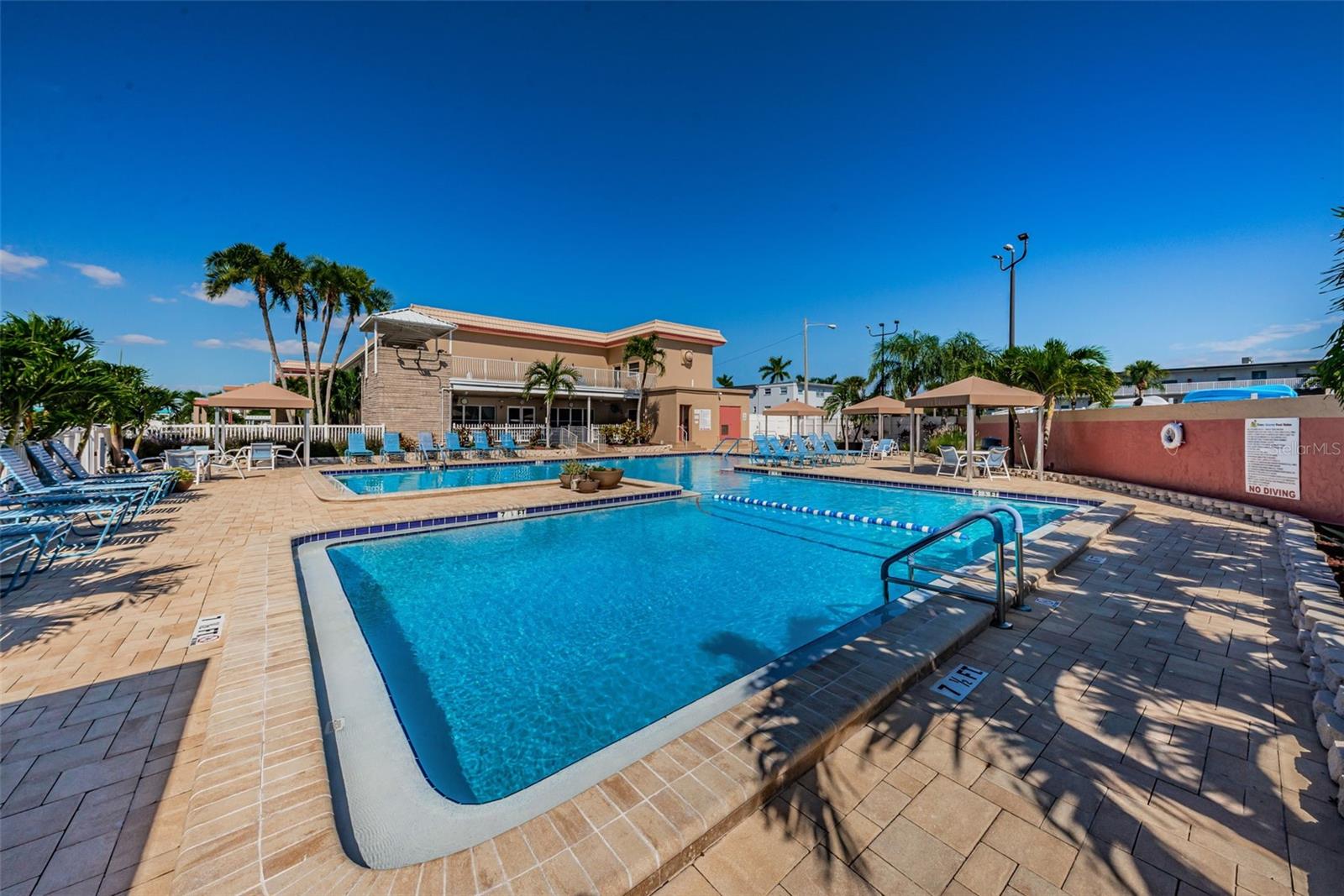 Image 57 of 77 For 5925 Shore Boulevard S 409