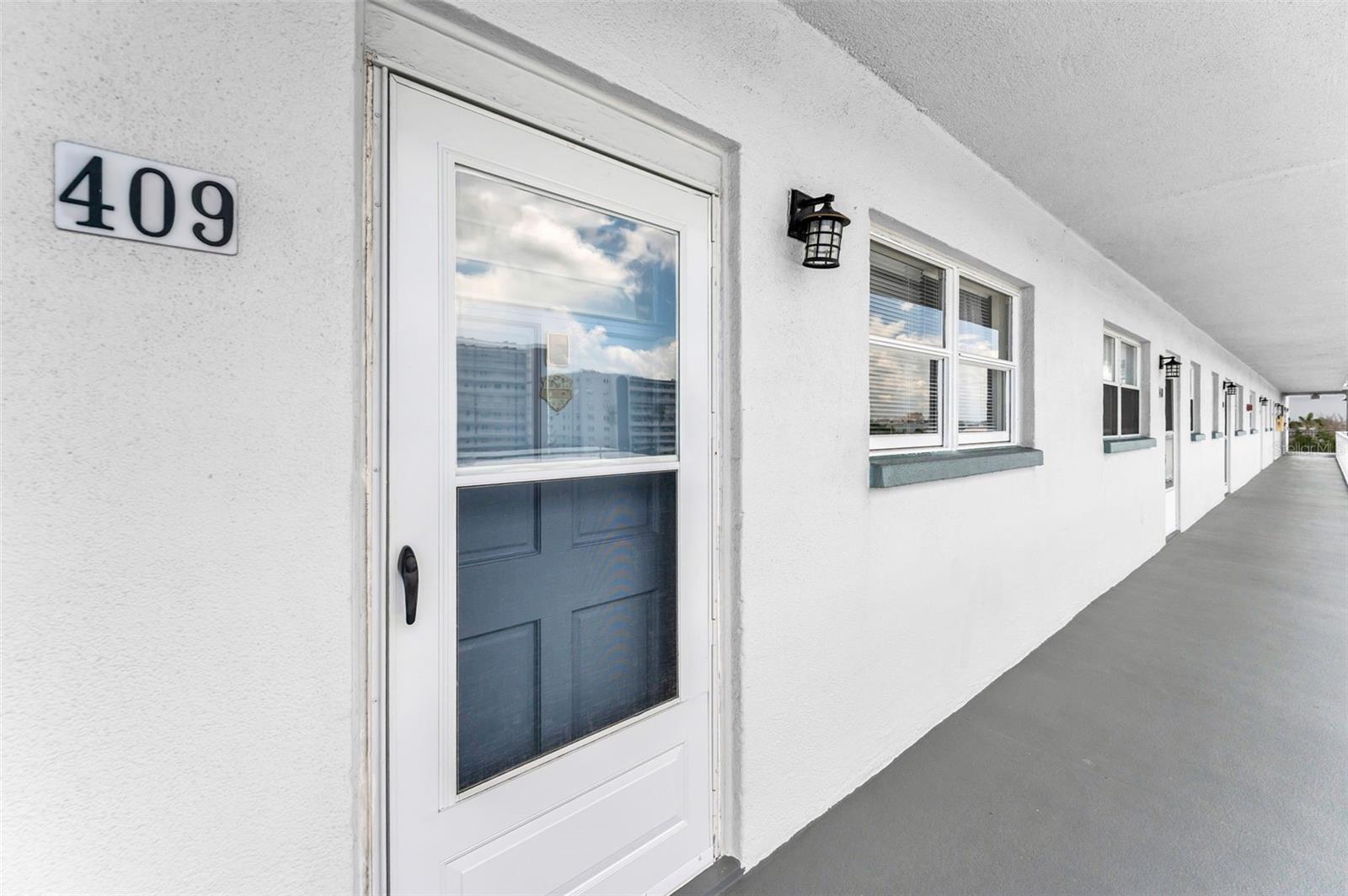 Image 6 of 77 For 5925 Shore Boulevard S 409