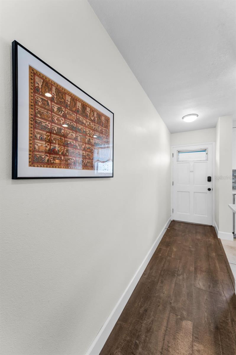 Image 7 of 77 For 5925 Shore Boulevard S 409