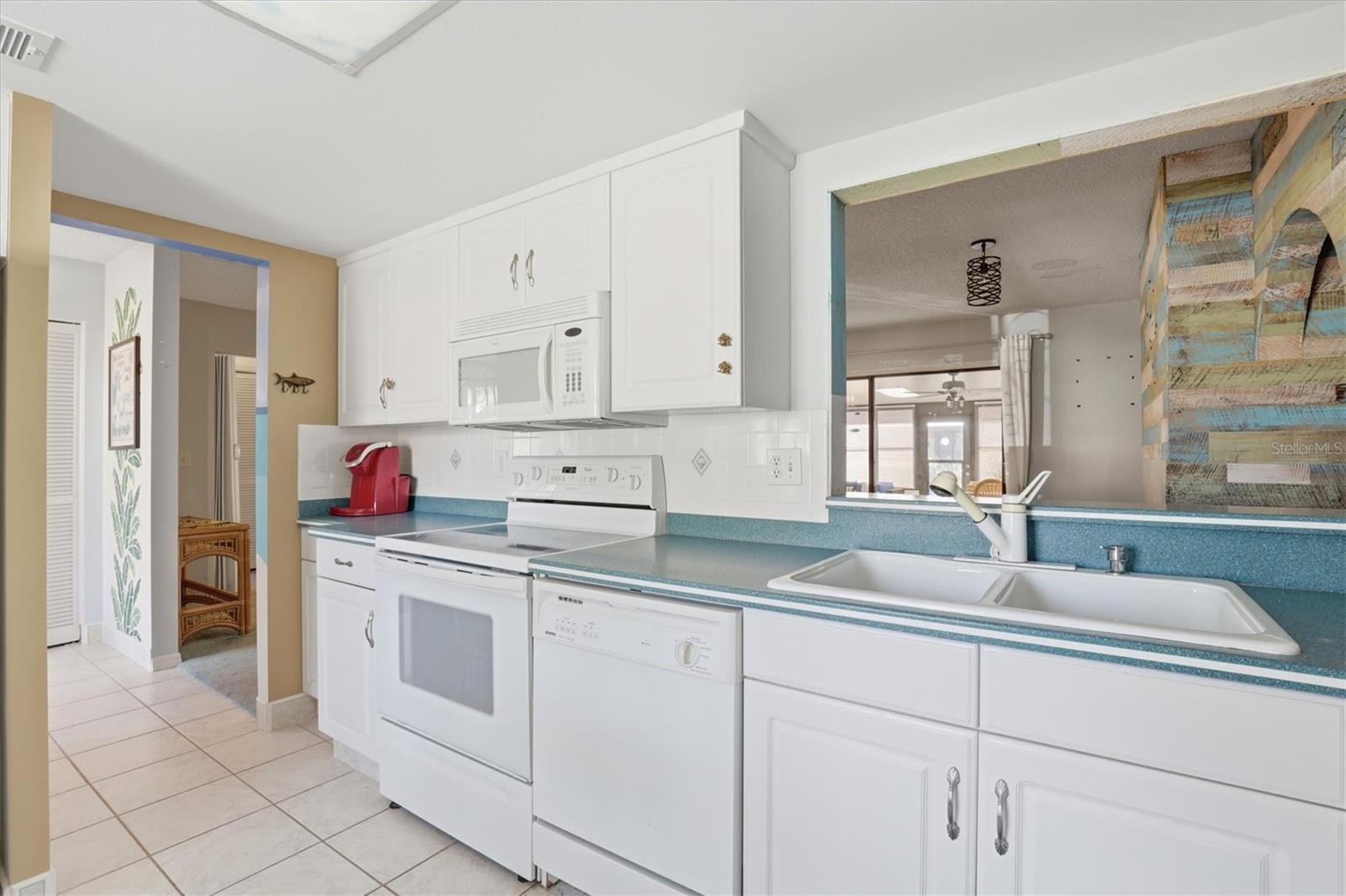 Image 19 of 63 For 36 Windrush Bay Drive 36