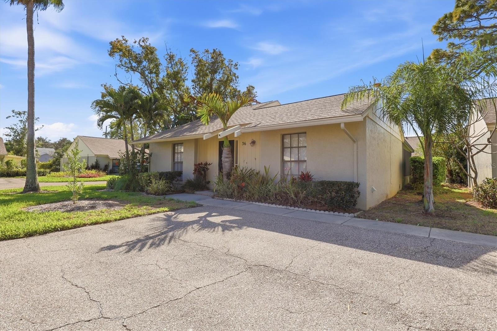 Image 2 of 63 For 36 Windrush Bay Drive 36